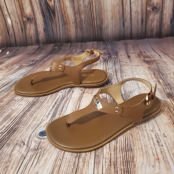 Michael Kors Plate Sandal - Picture 4 of 9